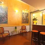 מלון La Loggia 3*