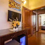 מלון La Loggia 3*